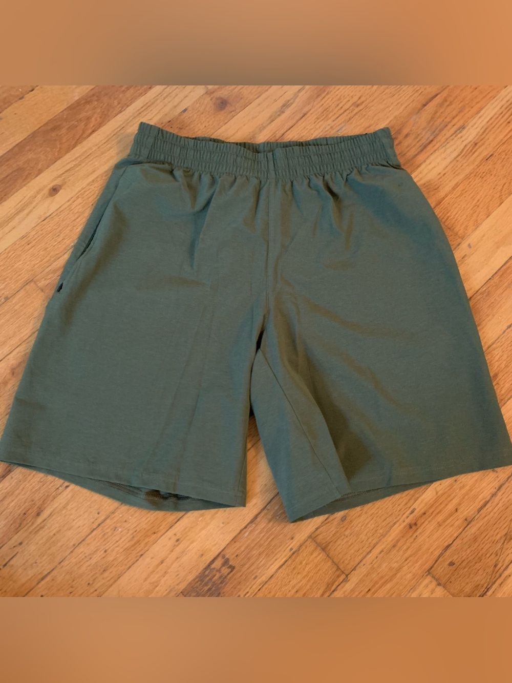 NWT Olive green VRST Athletic shorts size small